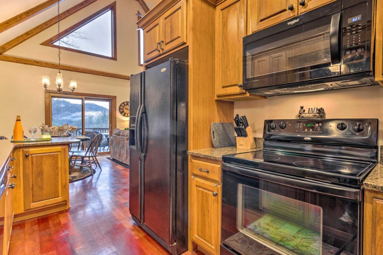 Mountain Cabin With Fire Pit, Walk To Golf And Fishing Vilas Exterior photo