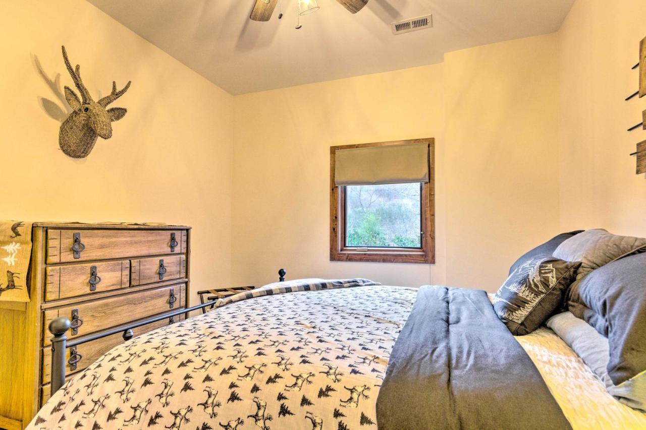 Mountain Cabin With Fire Pit, Walk To Golf And Fishing Vilas Exterior photo